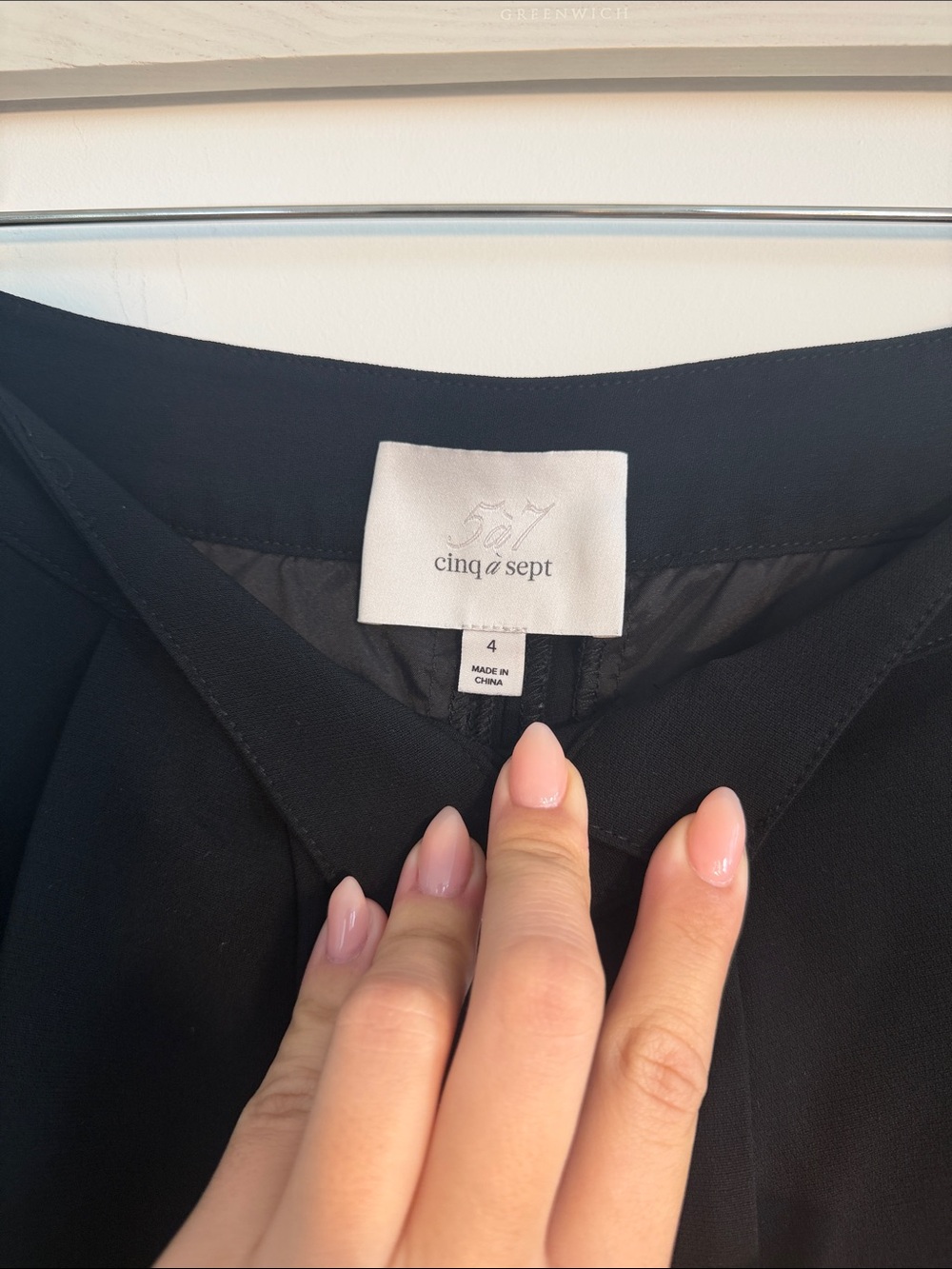Cinq a Sept Black Pleated tapered Leg Pant size 4 - Picture 8 of 8
